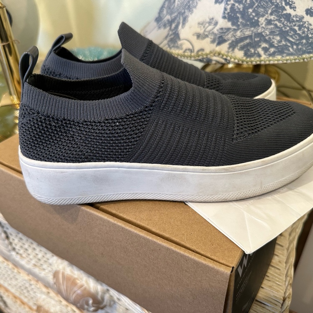 Women’s sneakers
